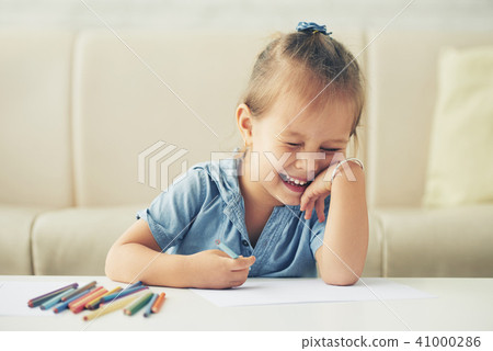 Laughing girl Laughing girl 41000286