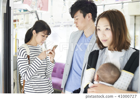 請不要打擾上下車的鐵路禮儀！ 41000727