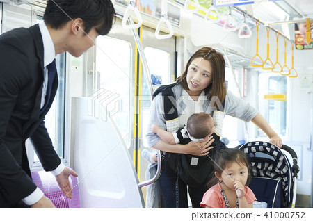 Railway manners Let's give your seat to small children and mothers! 41000752
