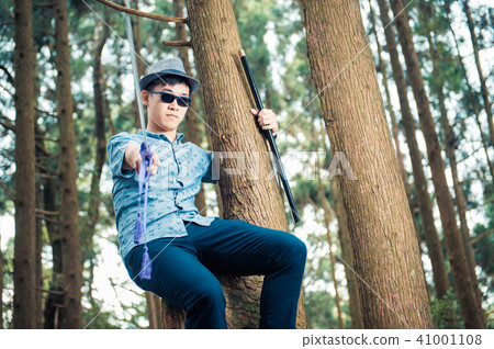 Taiwanese mountainous man Taiwanese mountainous man 41001108