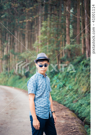 Taiwanese mountainous man 41001114