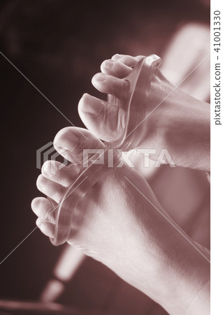 Toe separator to pedicure nails 41001330