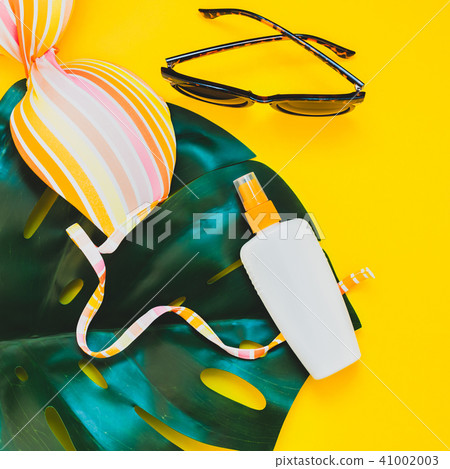Summer vacations creative flat lay concept Summer vacations creative flat lay concept 41002003