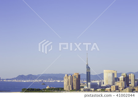 Blue sky with no clouds and the beautiful streets of Fukuoka 41002044