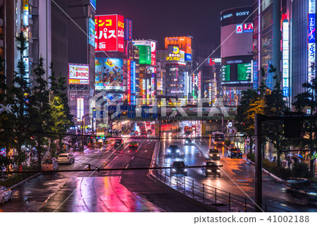 “東京”新宿夜景“陰雨天氣” “東京”新宿夜景“陰雨天氣” 41002188