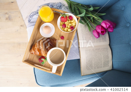 Healthy morning breakfast on tray top view Healthy morning breakfast on tray top view 41002514