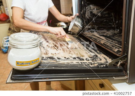 Baking soda are safe and effective for cleaning 41002757