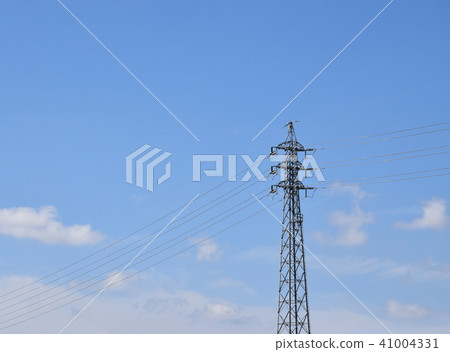 A tower that shines in the blue sky A tower that shines in the blue sky 41004331