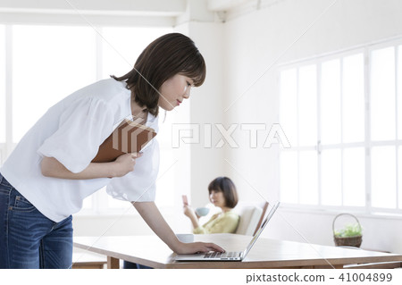 Women startup venture 41004899