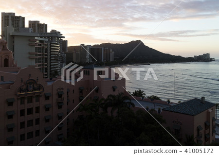 Diamond Head, Waikiki, Honolulu, Oahu, Hawaii, USA Diamond Head, Waikiki, Honolulu, Oahu, Hawaii, USA 41005172