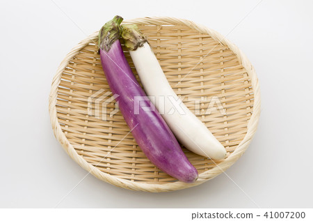 White long eggplant and light purple long eggplant White long eggplant and light purple long eggplant 41007200