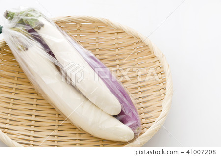White long eggplant and light purple long eggplant White long eggplant and light purple long eggplant 41007208