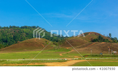 Landscape viewpoint of Grass Mountain. 41007930