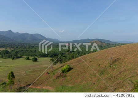 Landscape viewpoint of Grass Mountain. 41007932