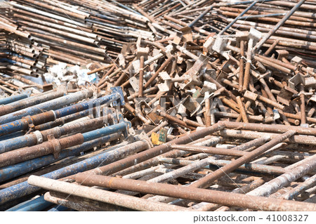 Scaffold poles in construction site Scaffold poles in construction site 41008327