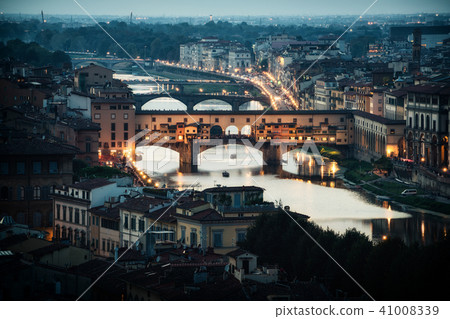 Ponte Vecchio Bridge in Florence - Italy 41008339