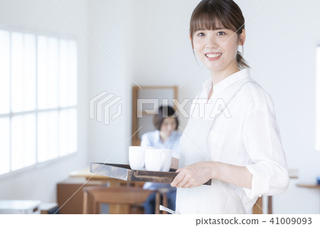 Cafe clerk staff part-time job women 41009093