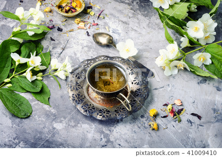 Tea with jasmine Tea with jasmine 41009410