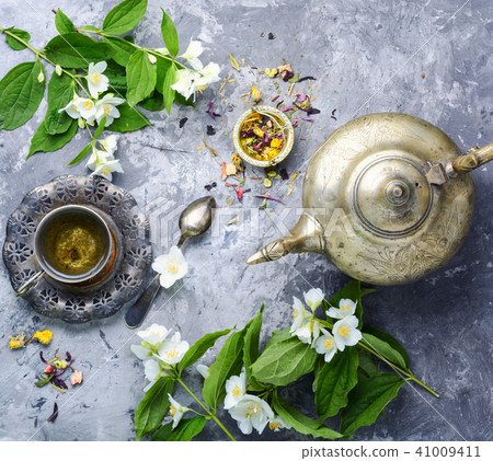 Green tea with jasmine Green tea with jasmine 41009411