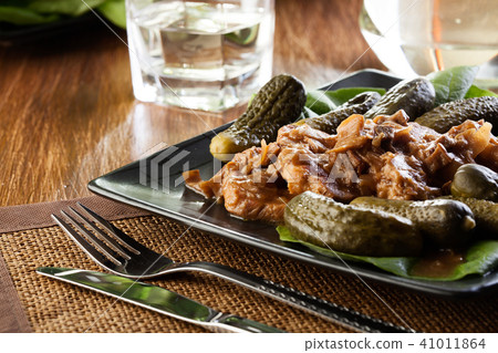 Pork loin with mushroom sauce 41011864