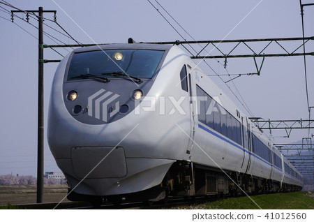 Limited express "Hakutaka" (681 series) Joetsu Line Shiozawa ~ Rokkaicho 41012560