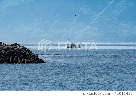 From Himejima West Coast to Fukuyoshi direction 41015435