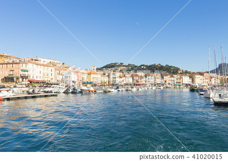 Cassis port day view, France 41020015