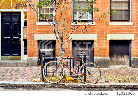 Street at Beacon Hill neighborhood, Boston Street at Beacon Hill neighborhood, Boston 41021069
