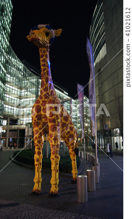 BERLIN, GERMANY - JAN 17th, 2015: A figure of a giraffe made out of LEGO in the Legoland Discovery BERLIN, GERMANY - JAN 17th, 2015: A figure of a giraffe made out of LEGO in the Legoland Discovery 41021612
