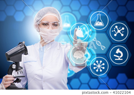 Woman doctor in telemedicine futuristic concept Woman doctor in telemedicine futuristic concept 41022104