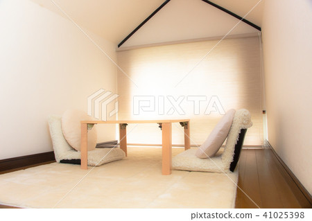 Bright living white room 41025398