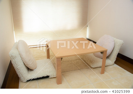 Bright living white room 41025399