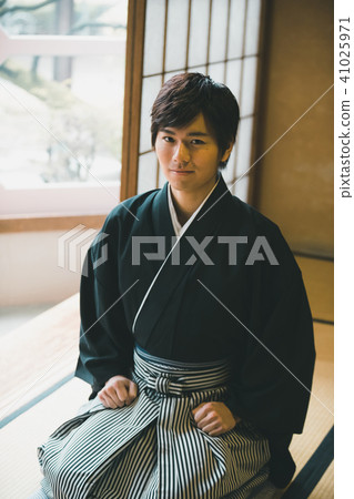 seat of honor, hakama with family crest, gents 41025971