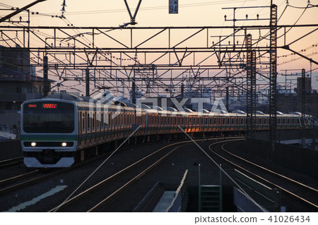 Joban quick line dyeing in the setting sun E231 series train 41026434