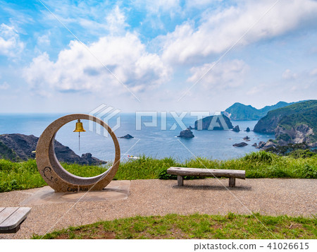 The bell at Aiai Cape and the spectacular coastal scenery of Okuishirozaki Cape 41026615