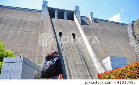 Dam and women Dam and women 41030495