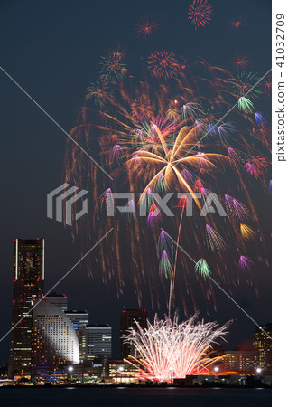 橫濱港未來21和煙花 橫濱港未來21和煙花 41032709