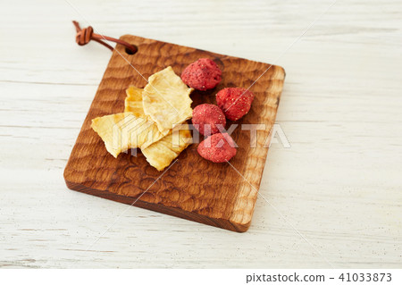Cute dried fruits 41033873