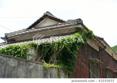 日本的山的被放棄的商店 41035655