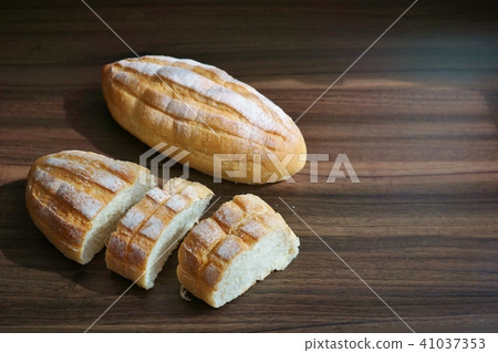 麵包,牛奶爐,潛水艇(牛奶爐膛麵包) 麵包,牛奶爐,潛水艇(牛奶爐膛麵包) 41037353