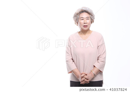 Asian woman's facial expression, senior, middle-aged, elderly, grandmother, close-up, laughing, sadness, solitude, health 41037824