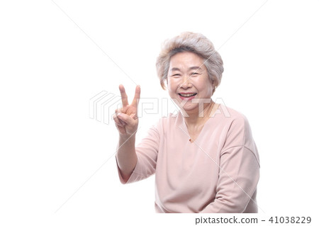 亞洲女人的面部表情，高級，中年，老人，祖母，特寫，笑，悲傷，孤獨，健康 41038229