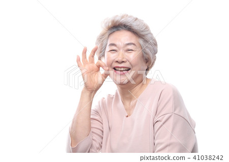 亞洲女人的面部表情，高級，中年，老人，祖母，特寫，笑，悲傷，孤獨，健康 41038242