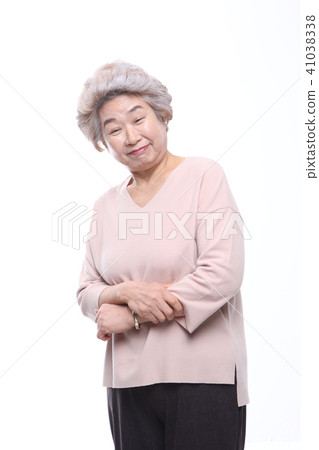 Asian woman's facial expression, senior, middle-aged, elderly, grandmother, close-up, laughing, sadness, solitude, health Asian woman's facial expression, senior, middle-aged, elderly, grandmother, close-up, laughing, sadness, solitude, health 41038338