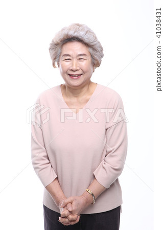 亞洲女人的面部表情，高級，中年，老人，祖母，特寫，笑，悲傷，孤獨，健康 41038431