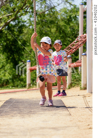 Play with Tarzan rope 41040202