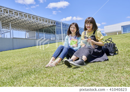 University college campus 41040823