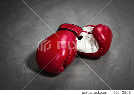 Red boxing gloves, closeup, nobody 41040868