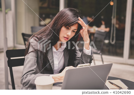 Business Concept. Young businessmen are feeling bad. Young busin 41042690