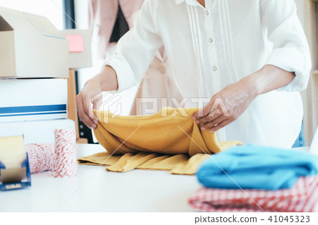 Young small online business owner  41045323